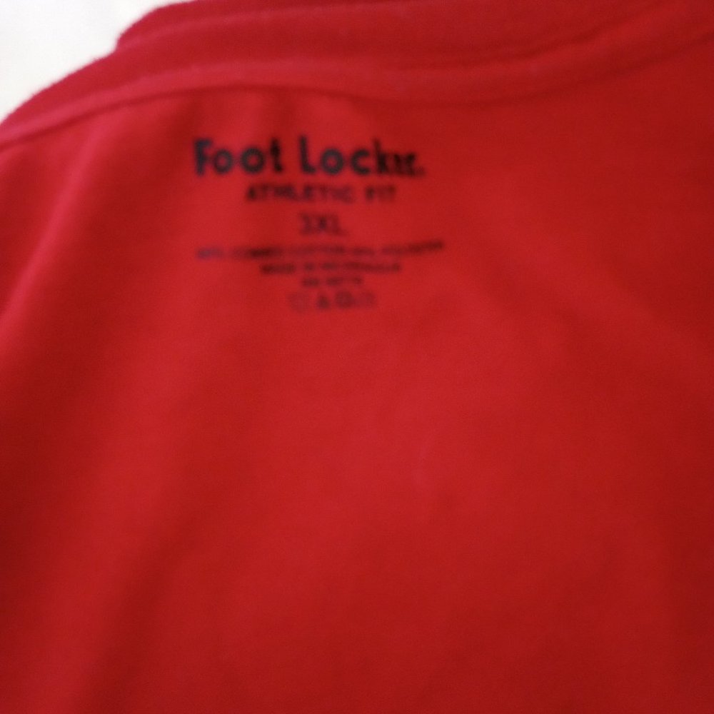 Men's red foot locker t shirt size 3xl